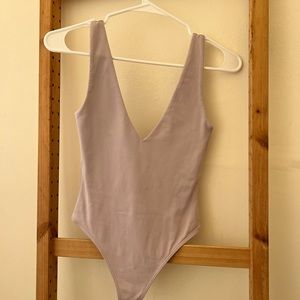 Babaton Contour V-Neck Bodysuit- Lavender